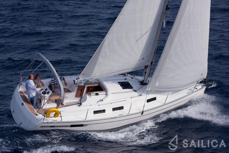 Bavaria 32 Cruiser - Yacht Charter Sailica