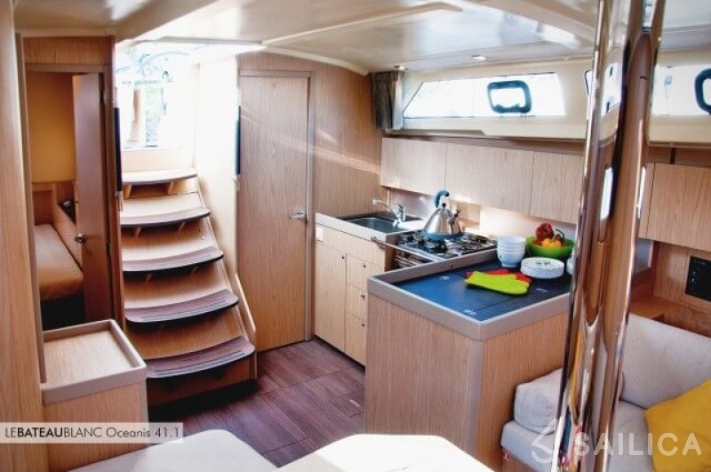 Oceanis 41.1 - Yacht Charter Sailica