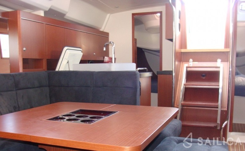 Hanse 455 - Yacht Charter Sailica
