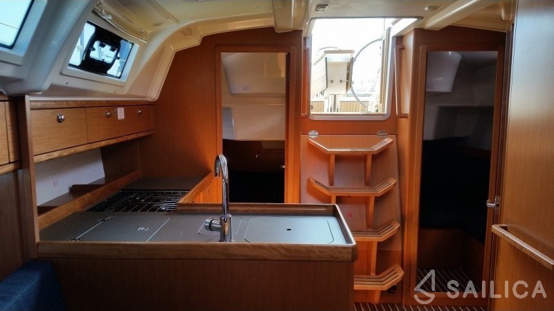 Bavaria 37 Cruiser - Yacht Charter Sailica