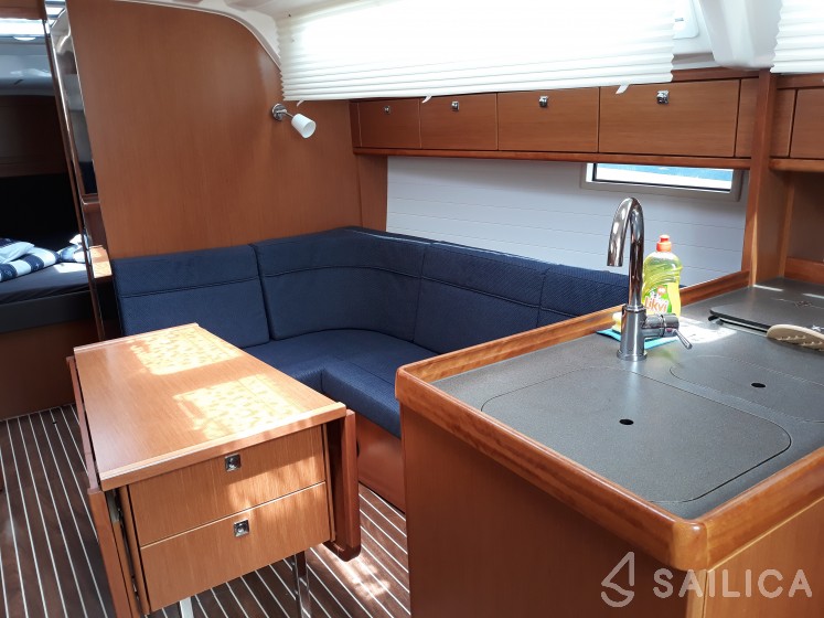 Bavaria 37 Cruiser - Yacht Charter Sailica