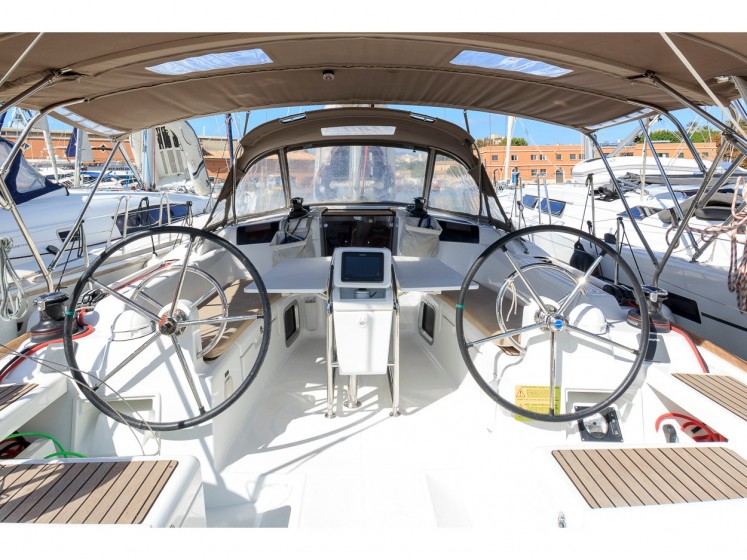 Sun Odyssey 419 - Yacht Charter Sailica