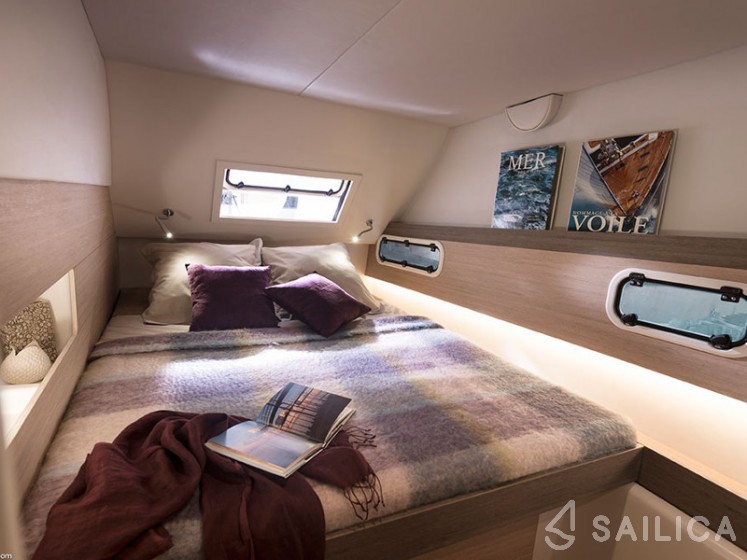 Bali 4.0 - 4 cab. - Yacht Charter Sailica