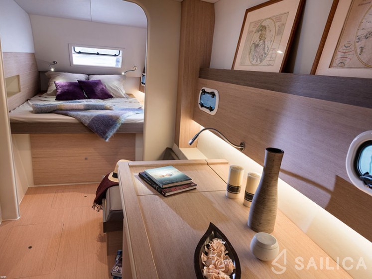 Bali 4.0 - 4 cab. - Yacht Charter Sailica
