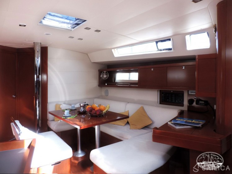 Oceanis 45 - Yacht Charter Sailica