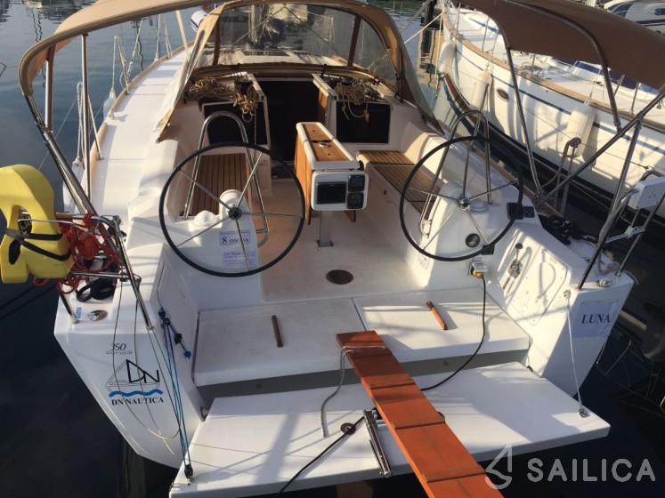 Dufour 350 GL - Yacht Charter Sailica
