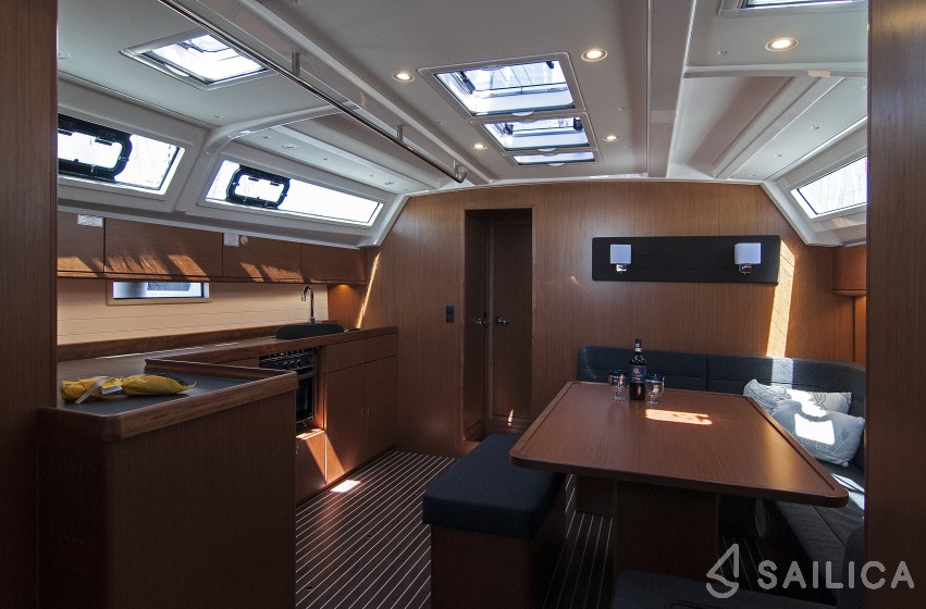 Bavaria 46 Cruiser - Yacht Charter Sailica