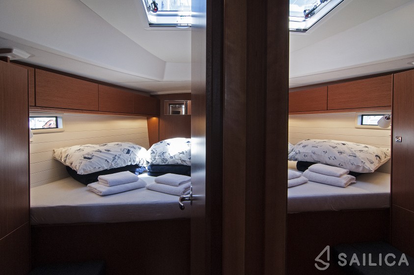 Bavaria 46 Cruiser - Yacht Charter Sailica