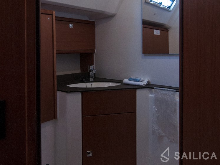 Bavaria Cruiser 46 - Yacht Charter Sailica