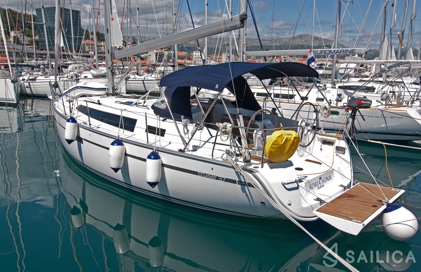 Bavaria 37 Cruiser - Yacht Charter Sailica