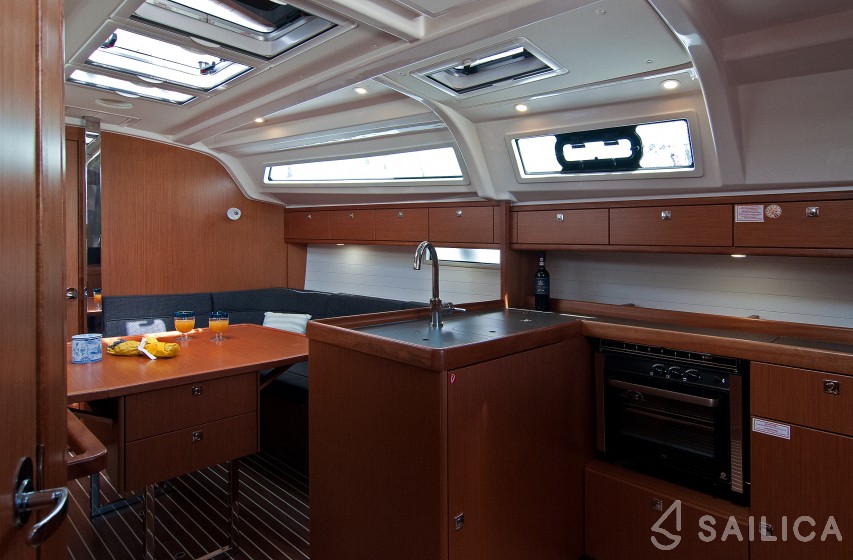 Bavaria 37 Cruiser - Yacht Charter Sailica