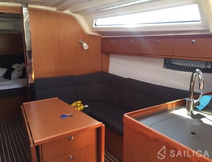 Bavaria 37 Cruiser - Yacht Charter Sailica