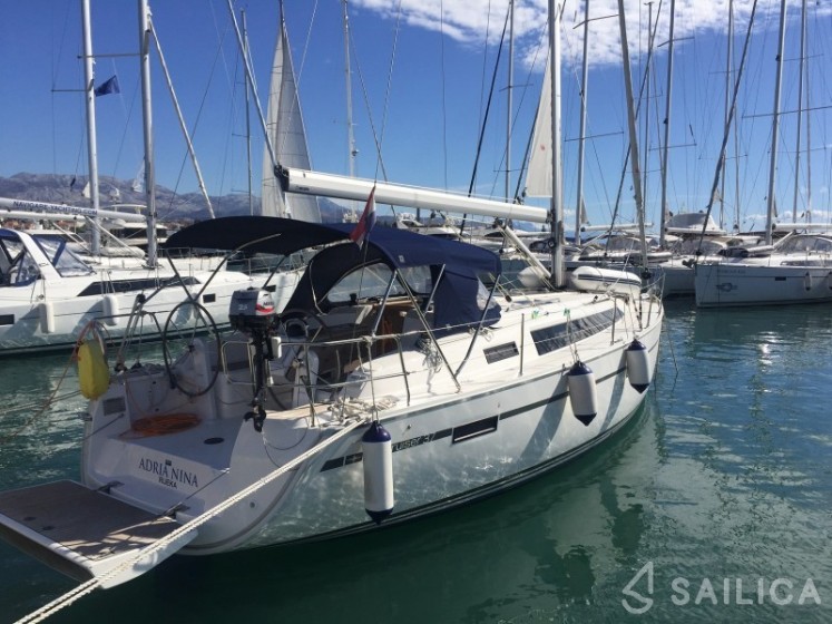 Bavaria 37 Cruiser - Yacht Charter Sailica