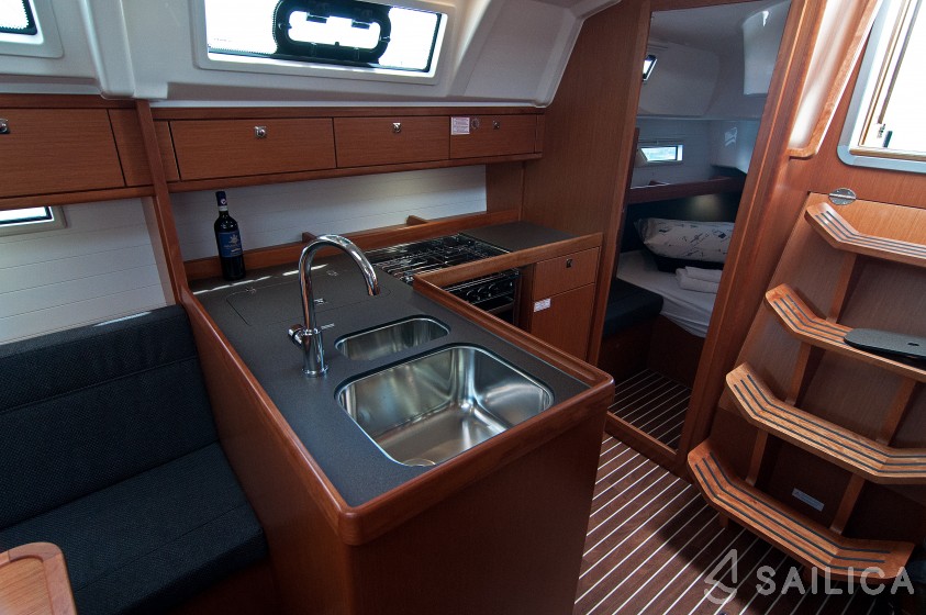 Bavaria 37 Cruiser - Yacht Charter Sailica