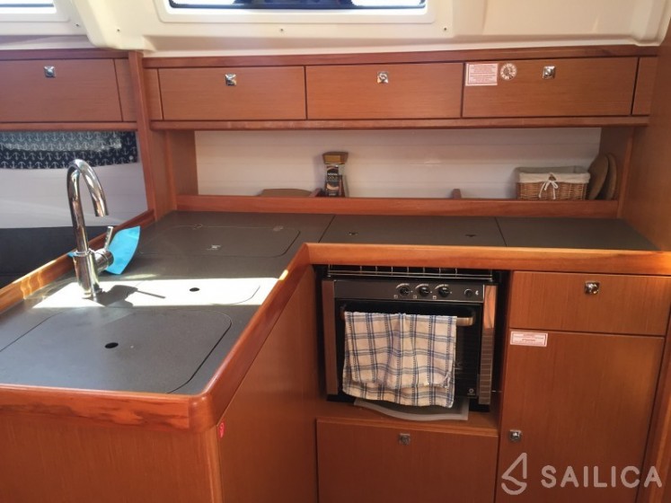 Bavaria 37 Cruiser - Yacht Charter Sailica