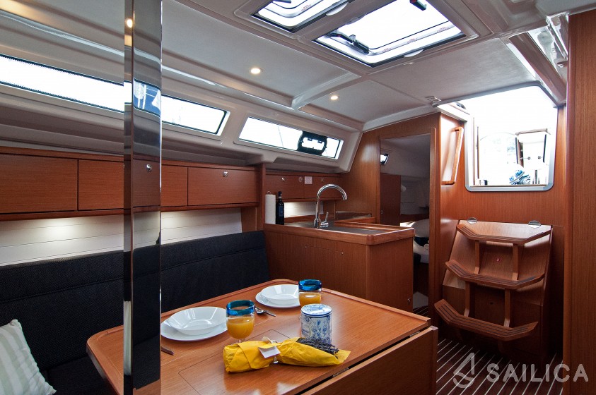 Bavaria 34 Cruiser - Yacht Charter Sailica