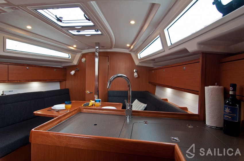 Bavaria 34 Cruiser - Yacht Charter Sailica