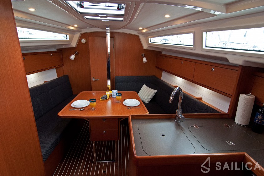 Bavaria 34 Cruiser - Yacht Charter Sailica
