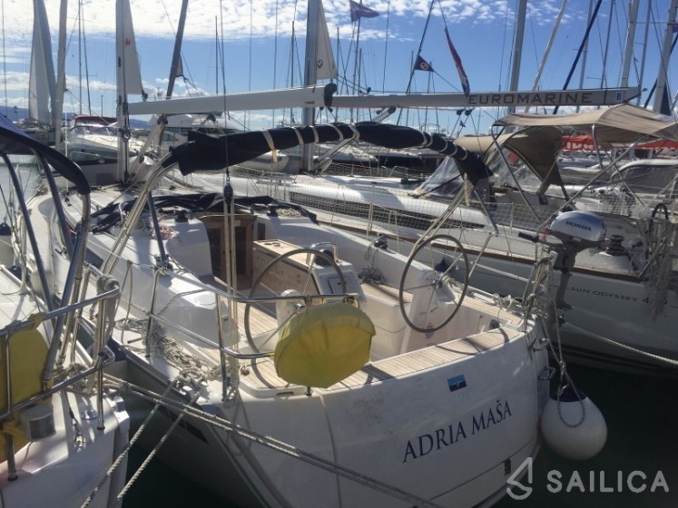 Bavaria 34 Cruiser - Yacht Charter Sailica