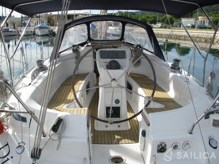 Bavaria 36 Cruiser - Yacht Charter Sailica