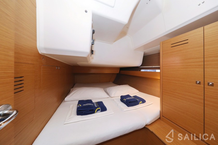 Dufour 460 GL - Yacht Charter Sailica