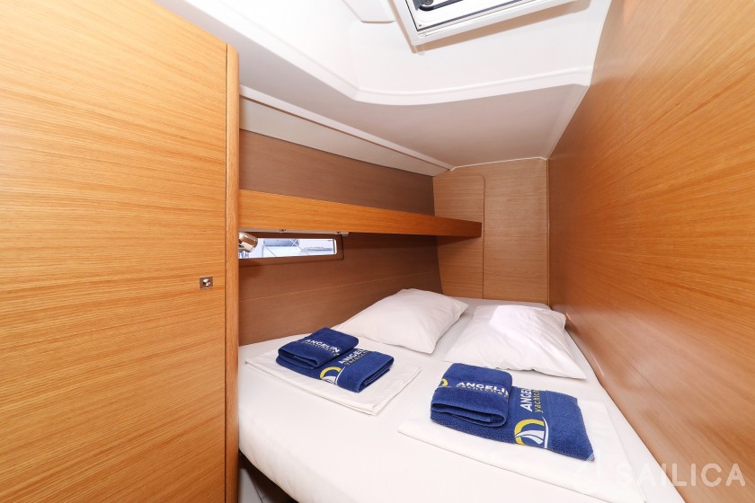 Dufour 460 GL - Yacht Charter Sailica