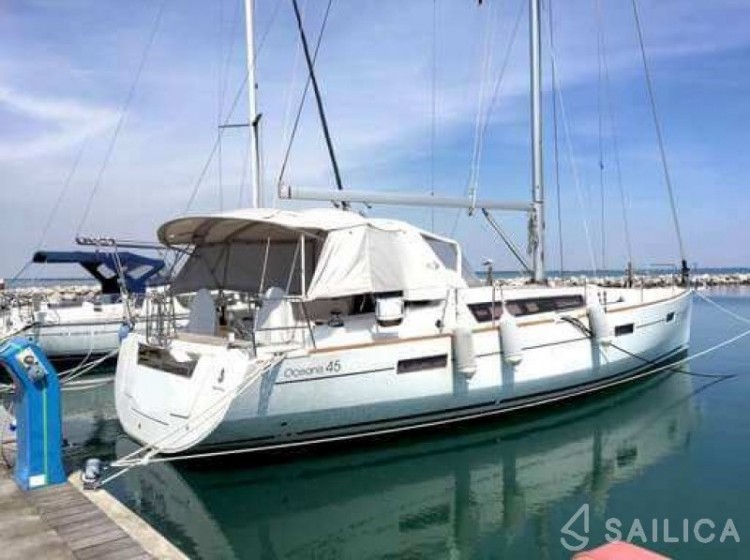 Oceanis 45 - Yacht Charter Sailica