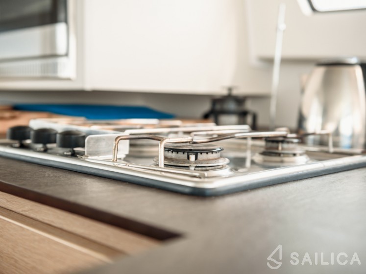 Bali 4.5 - Yacht Charter Sailica