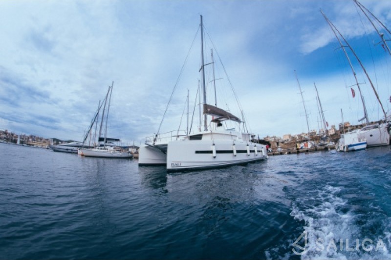 Bali 4.5 - Yacht Charter Sailica
