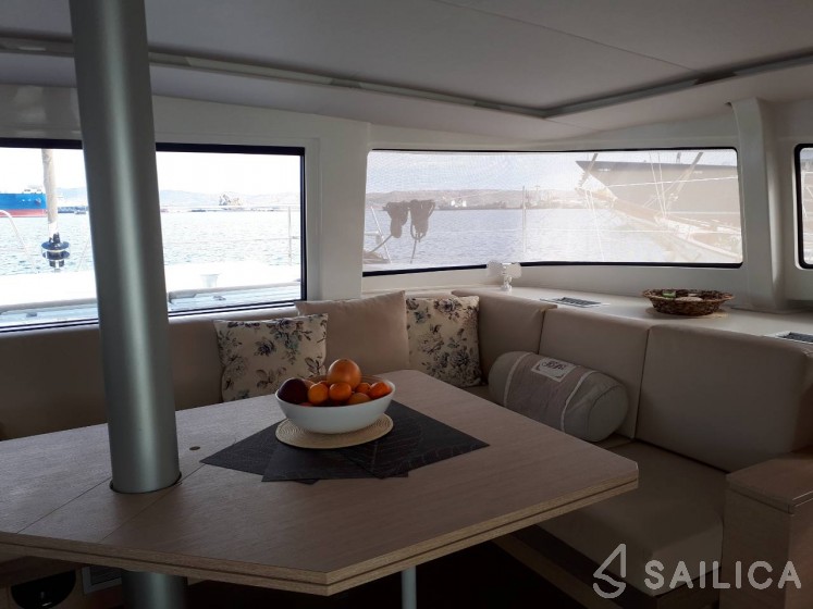 Bali 4.5 - Yacht Charter Sailica