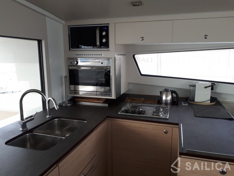 Bali 4.5 - Yacht Charter Sailica