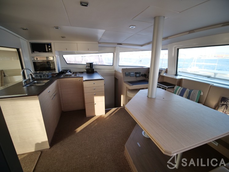 Bali 4.5 - Yacht Charter Sailica