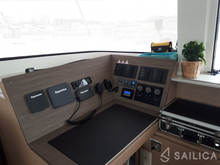 Bali 4.5 - Yacht Charter Sailica