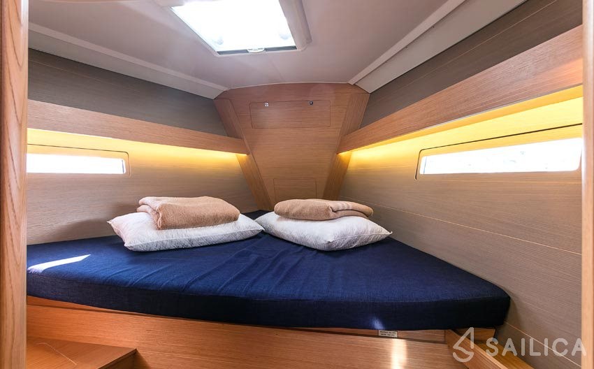 Dufour 412 GL - Yacht Charter Sailica