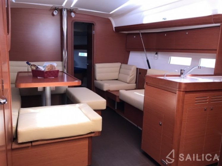 Dufour 412 GL - Yacht Charter Sailica
