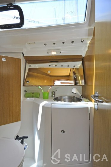 Sun Odyssey 36i - Yacht Charter Sailica