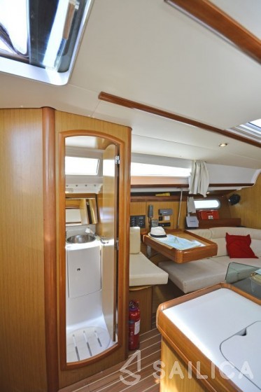 Sun Odyssey 36i - Yacht Charter Sailica