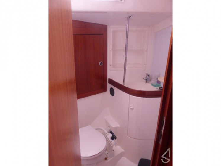 Elan 45 - Yacht Charter Sailica