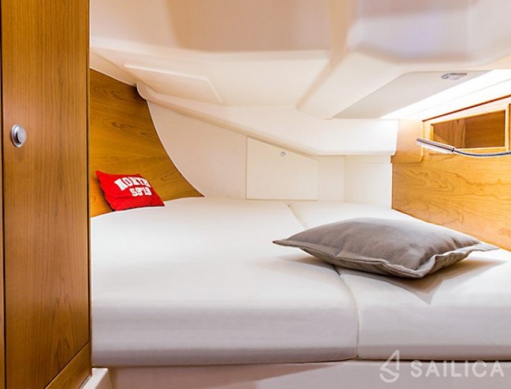 Hanse 455 - Yacht Charter Sailica