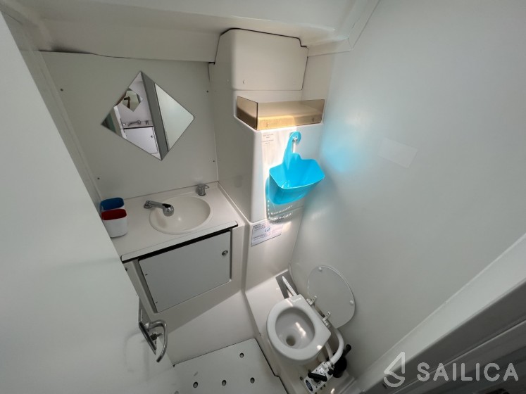 Atoll 6 - Yacht Charter Sailica