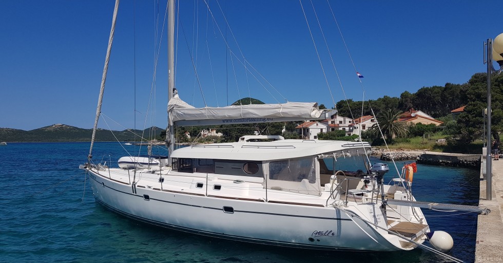 Atoll 6 - Yacht Charter Sailica