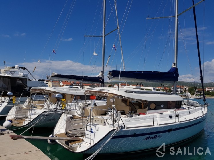 Atoll 6 - Yacht Charter Sailica