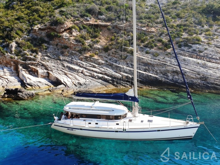 Atoll 6 - Yacht Charter Sailica