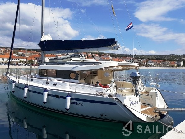 Atoll 6 - Yacht Charter Sailica