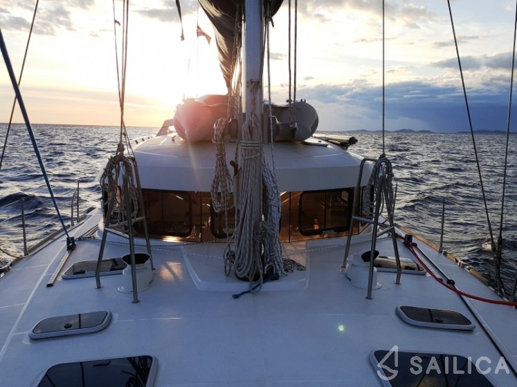 Atoll 6 - Yacht Charter Sailica