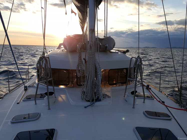 Atoll 6 - Yacht Charter Sailica
