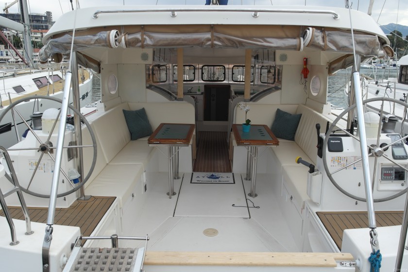 Atoll 6 - Yacht Charter Sailica