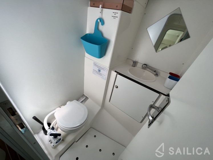 Atoll 6 - Yacht Charter Sailica
