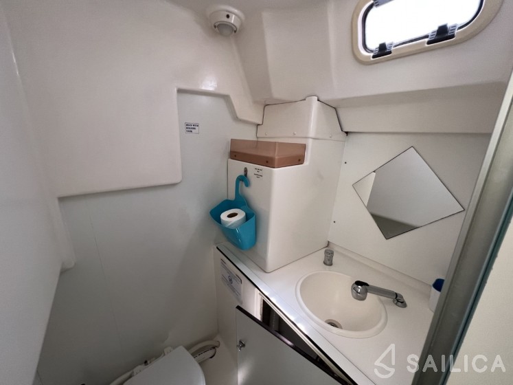 Atoll 6 - Yacht Charter Sailica