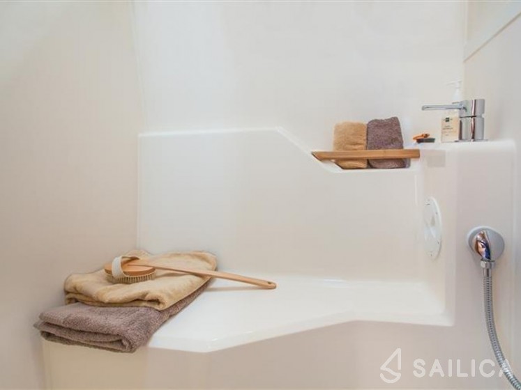 Hanse 505 - 4 + 1 cab. - Yacht Charter Sailica
